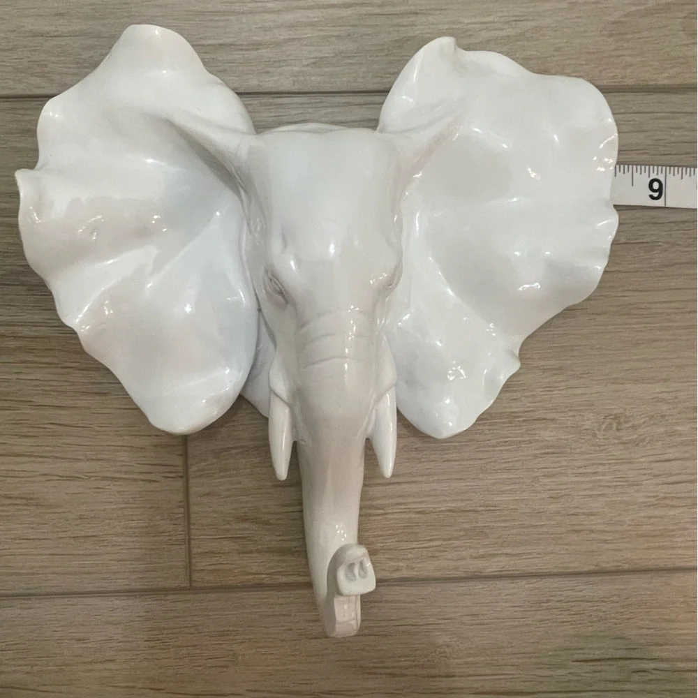 Three hands corp white resin elephant wall decor hook